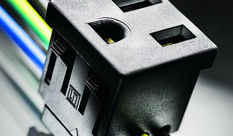 Schurter NR010 21 21